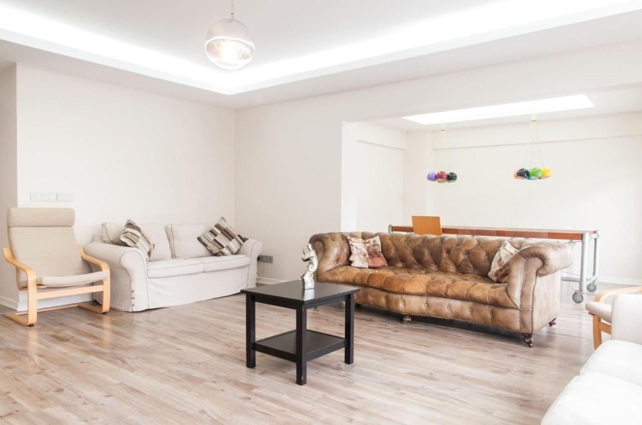 Central And Vibrant Flat With Balcony In Besiktas Istanbul Exterior foto