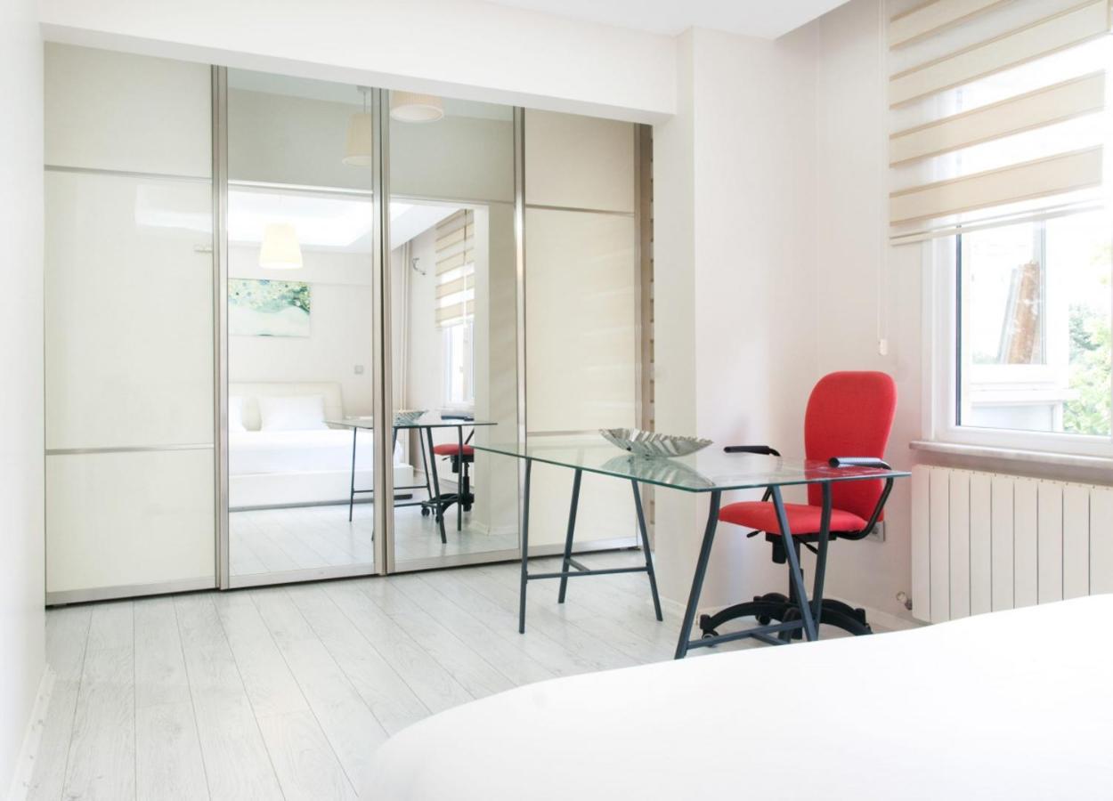 Central And Vibrant Flat With Balcony In Besiktas Istanbul Exterior foto